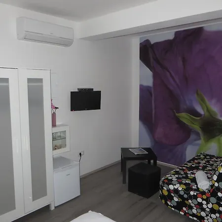 Icy Guest house 3*