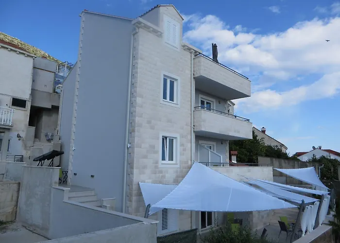 Gostinjska kuća Icy 3*